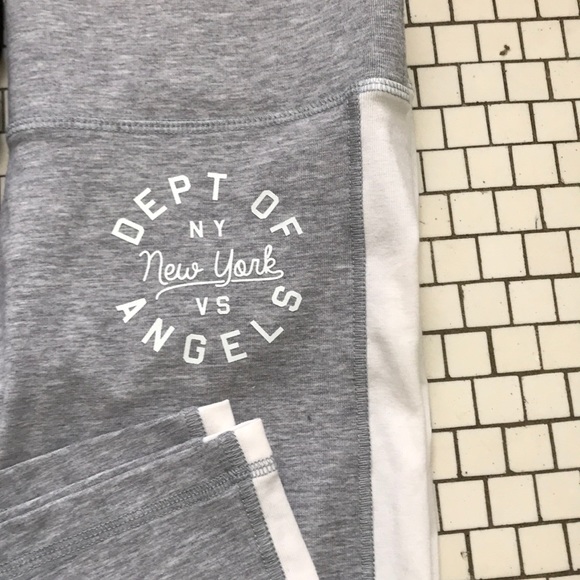 2 Victoria’s Secret cropped yoga pants - Picture 2 of 5